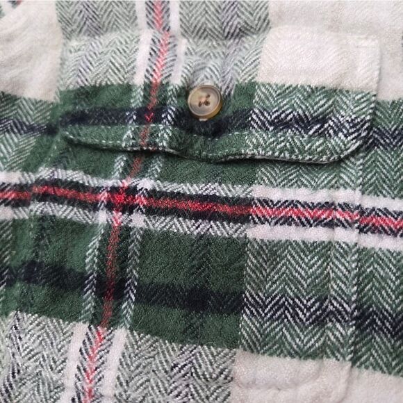American Eagle Ahh-mazingly Soft plaid button up shirt xmas green white red xs - Picture 7 of 10